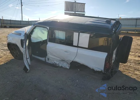 2025 Land Rover Defender 110 X-Dynamic Se z USA, uszkodzony, nr VIN SALE27EU1S2446162